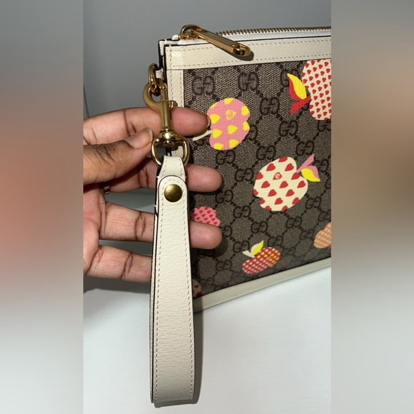 Gucci Apple Print GG Canvas Clutch Bag Cream Leather Trim Large Pouch Authentic - Picture 3 of 8
